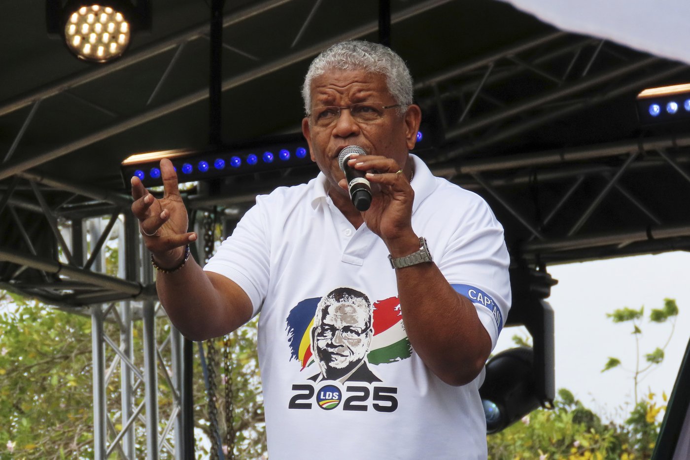 Seychelles holds early voting as many in the nation worry about a drug crisis and environment | iNFOnews.ca