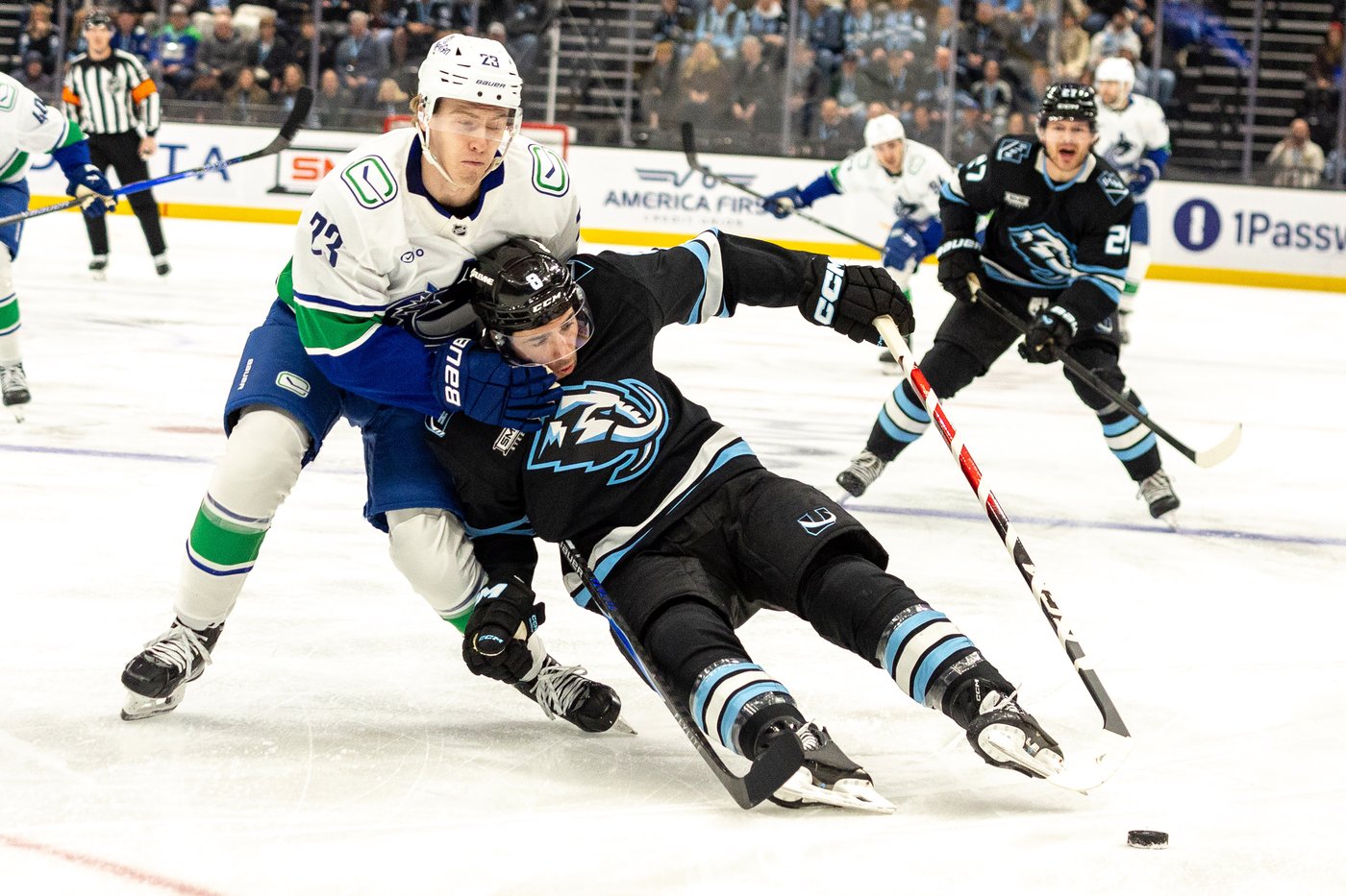 Nick Schmaltz nets hat trick as Mammoth overpower Canucks 6-2 | iNFOnews.ca Nick Schmaltz nets hat trick as Mammoth overpower Canucks 6-2 | iNFOnews.ca