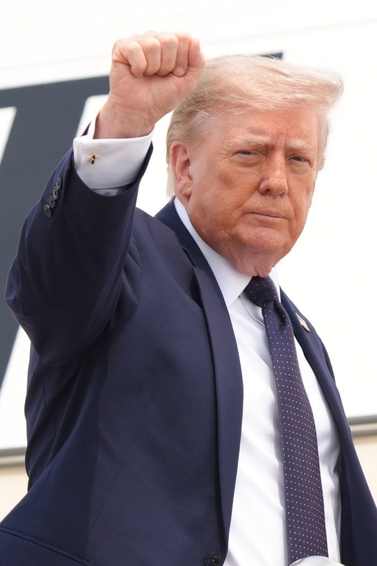 CP NewsAlert: Trump threatens increased tariffs on Canada over wildfire smoke | iNFOnews.ca
