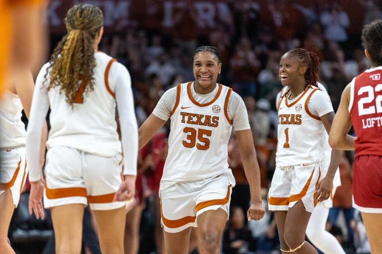 Booker, Carlton score 16 each as No. 4 Texas beats No. 10 Oklahoma 78-70 | iNFOnews.ca