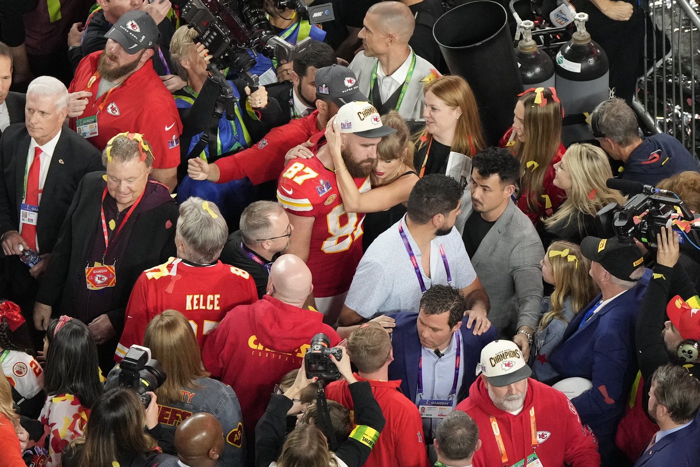 Two years in photos of Taylor Swift and Travis Kelce, now engaged | iNFOnews.ca