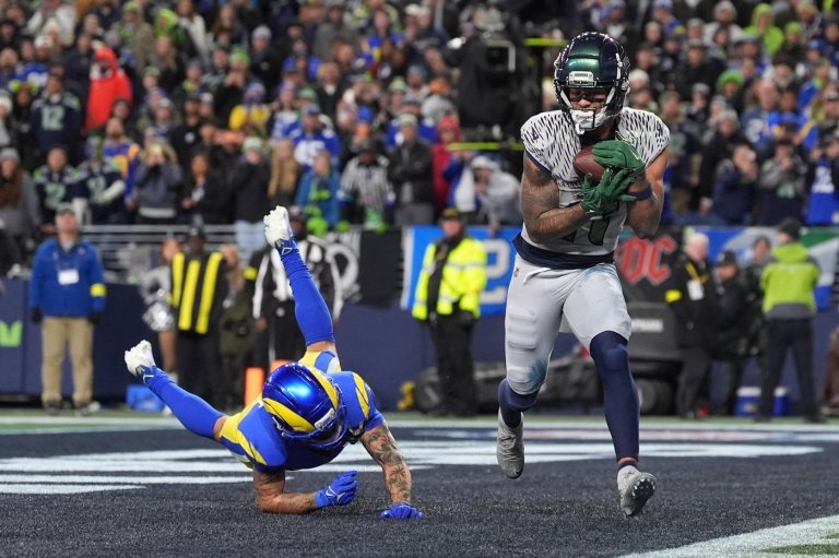 All-Pro WR Jaxon Smith-Njigba a leader on and off the field for the Seahawks amid record season | iNFOnews.ca
