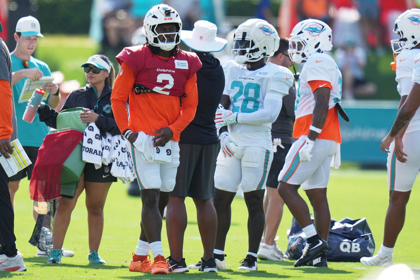Giants pass rush dominates Dolphins as tempers flare throughout joint practice | iNFOnews.ca Giants pass rush dominates Dolphins as tempers flare throughout joint practice | iNFOnews.ca