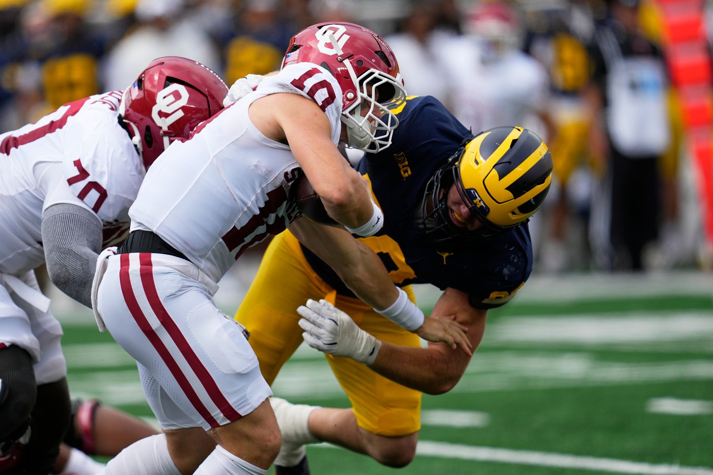 Michigan bounces back and beats No. 11 Oklahoma 17-10 after an INT late in game sets up go-ahead TD | iNFOnews.ca Michigan bounces back and beats No. 11 Oklahoma 17-10 after an INT late in game sets up go-ahead TD | iNFOnews.ca