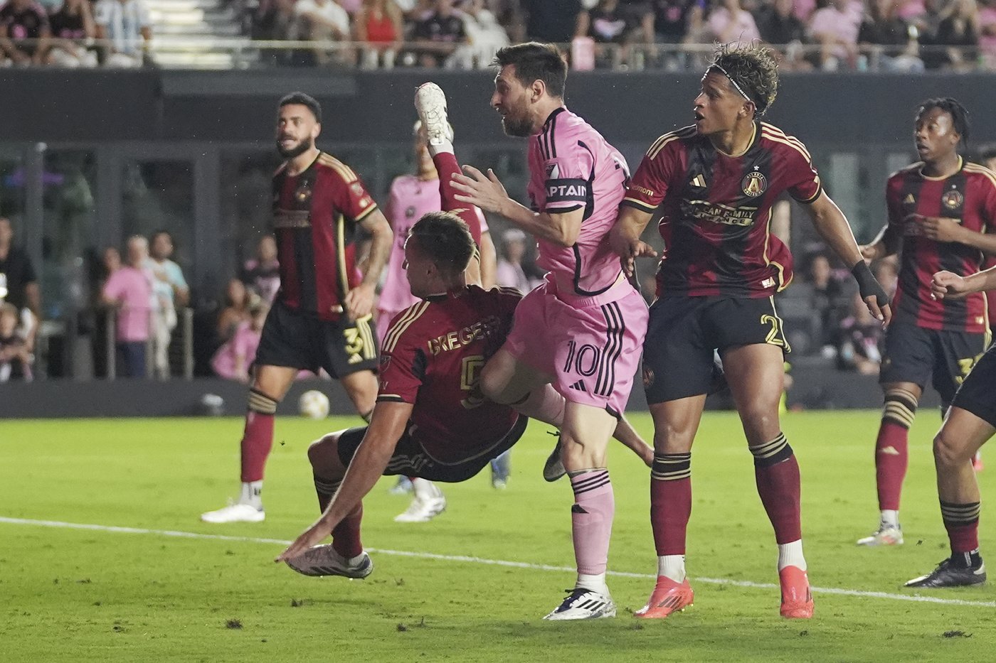 Messi and Inter Miami ousted from MLS playoffs. Atlanta United upsets top seeds 3-2 in Game 3 | iNFOnews.ca