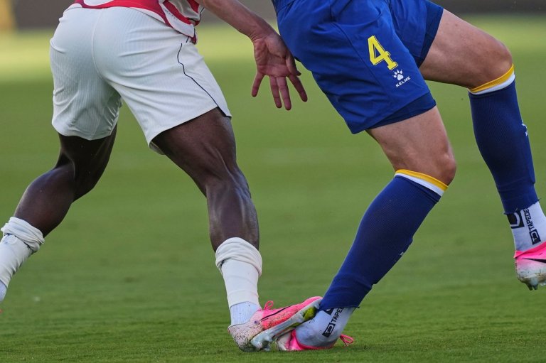 Photos of Balogun's red-card foul at center of FIFA controversy to lift US striker's suspension | iNFOnews.ca
