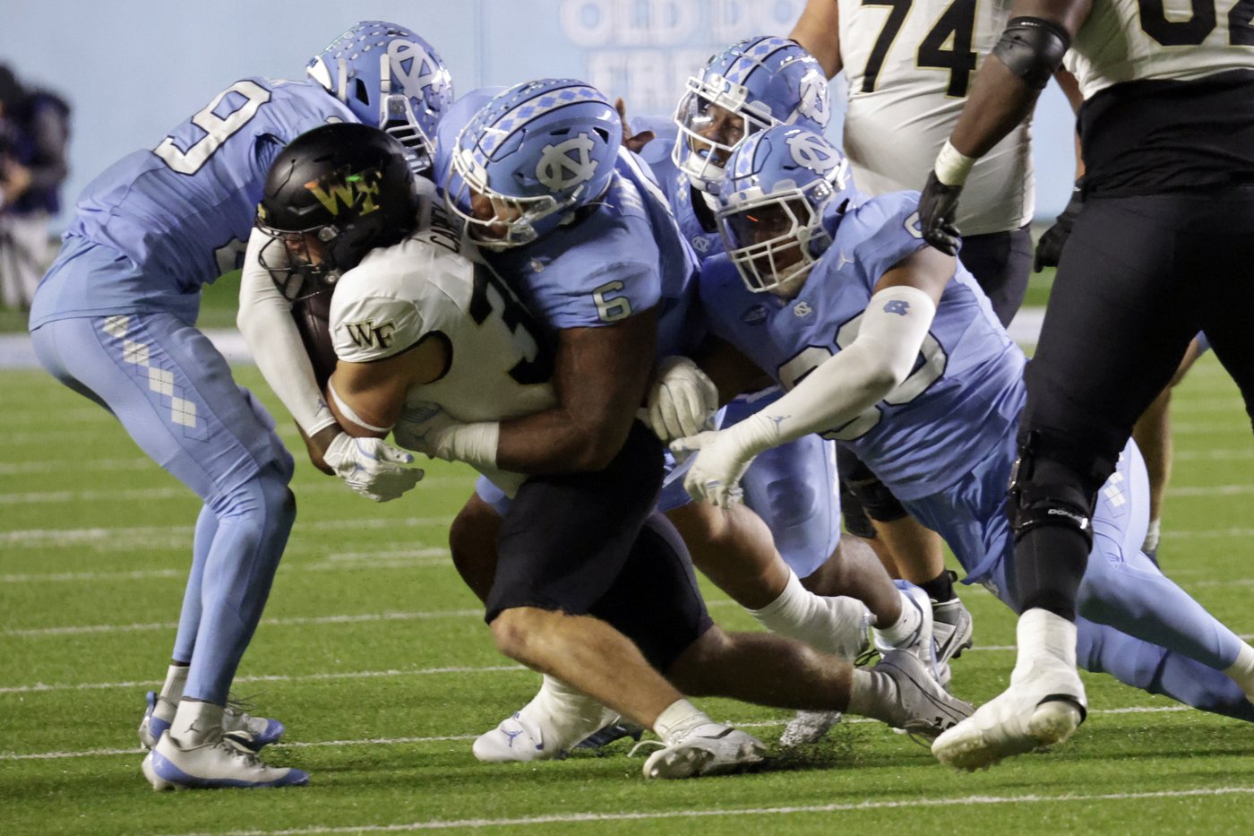 Hampton's huge day helps North Carolina hold off Wake Forest 31-24 to reach bowl eligibility | iNFOnews.ca Hampton's huge day helps North Carolina hold off Wake Forest 31-24 to reach bowl eligibility | iNFOnews.ca