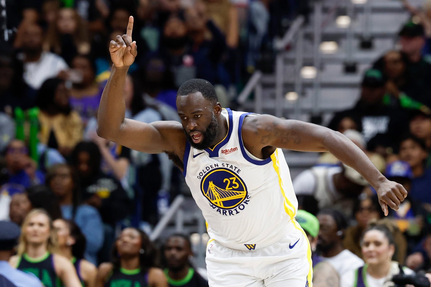 Warriors' Draymond Green warned by NBA after fan confrontation, AP Source says | iNFOnews.ca Warriors' Draymond Green warned by NBA after fan confrontation, AP Source says | iNFOnews.ca