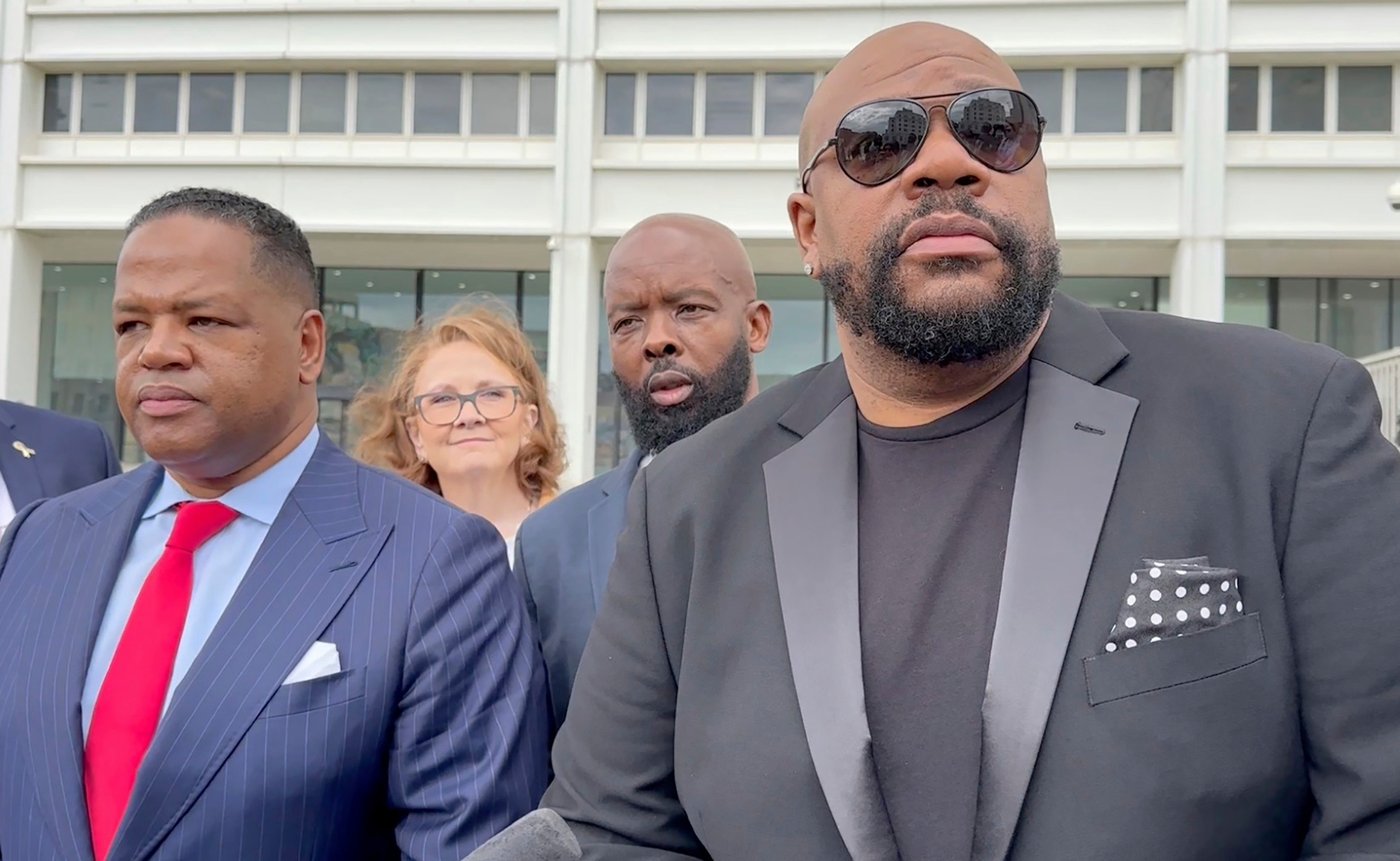 Isaac Hayes estate settles lawsuit accusing Trump of unauthorized song use | iNFOnews.ca