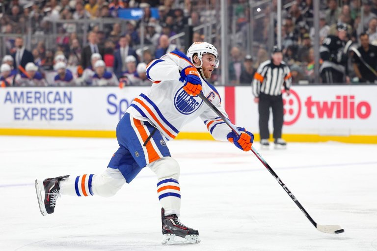 Oilers aim to beat Canucks tonight, boost playoff fortunes | iNFOnews.ca