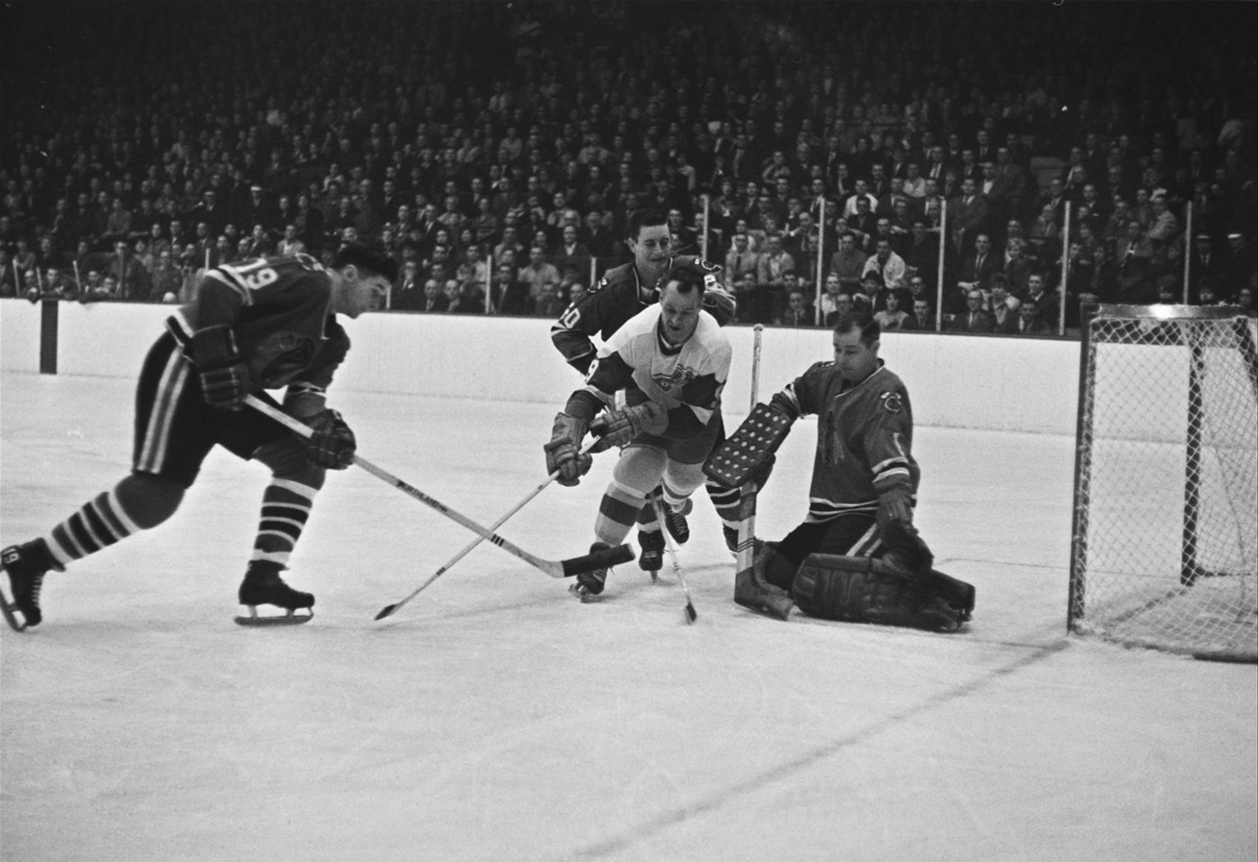Hall of Famer goaltender Glenn Hall, an iron man and innovator, dies at 94 | iNFOnews.ca Hall of Famer goaltender Glenn Hall, an iron man and innovator, dies at 94 | iNFOnews.ca