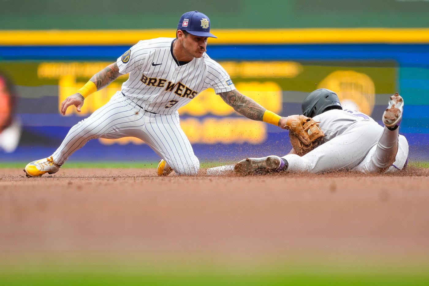 Tomoyuki Sugano earns his 10th win as Rockies defeat Brewers 5-2 | iNFOnews.ca Tomoyuki Sugano earns his 10th win as Rockies defeat Brewers 5-2 | iNFOnews.ca