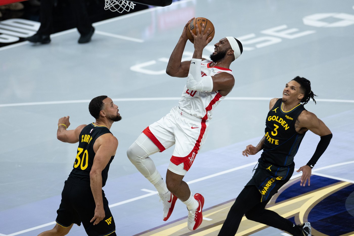 Stephen Curry bruises right quadriceps in Warriors' loss, will have MRI exam | iNFOnews.ca Stephen Curry bruises right quadriceps in Warriors' loss, will have MRI exam | iNFOnews.ca