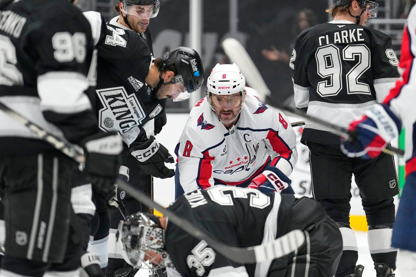 Beauvillier's tiebreaking goal sends Capitals past Kings 3-1, into 1st place with 5th straight win | iNFOnews.ca