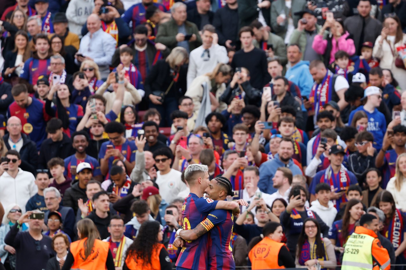 Hat trick for Raphinha as Barcelona beats Sevilla 5-2 to stay 4 points clear of Madrid | iNFOnews.ca Hat trick for Raphinha as Barcelona beats Sevilla 5-2 to stay 4 points clear of Madrid | iNFOnews.ca