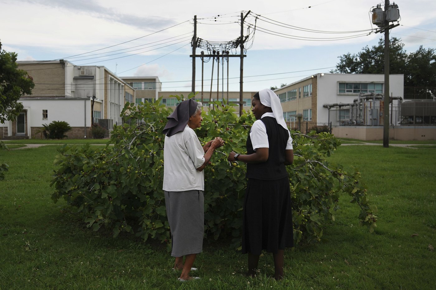 Leap of faith: A few young women in US buck the trends by joining the ranks of Catholic nuns | iNFOnews.ca