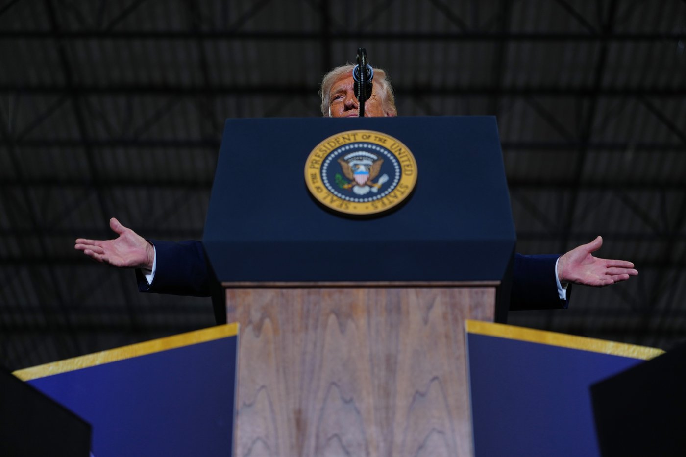 Trump pushes economic messages in Kentucky and Ohio as Iran looms large, in photos | iNFOnews.ca