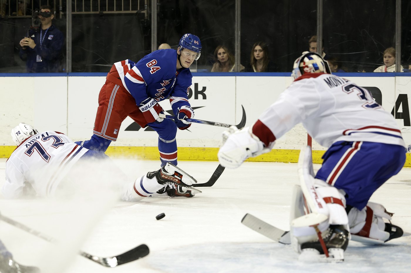 Kakko's late goal lifts Rangers past Canadiens 4-3 | iNFOnews.ca Kakko's late goal lifts Rangers past Canadiens 4-3 | iNFOnews.ca
