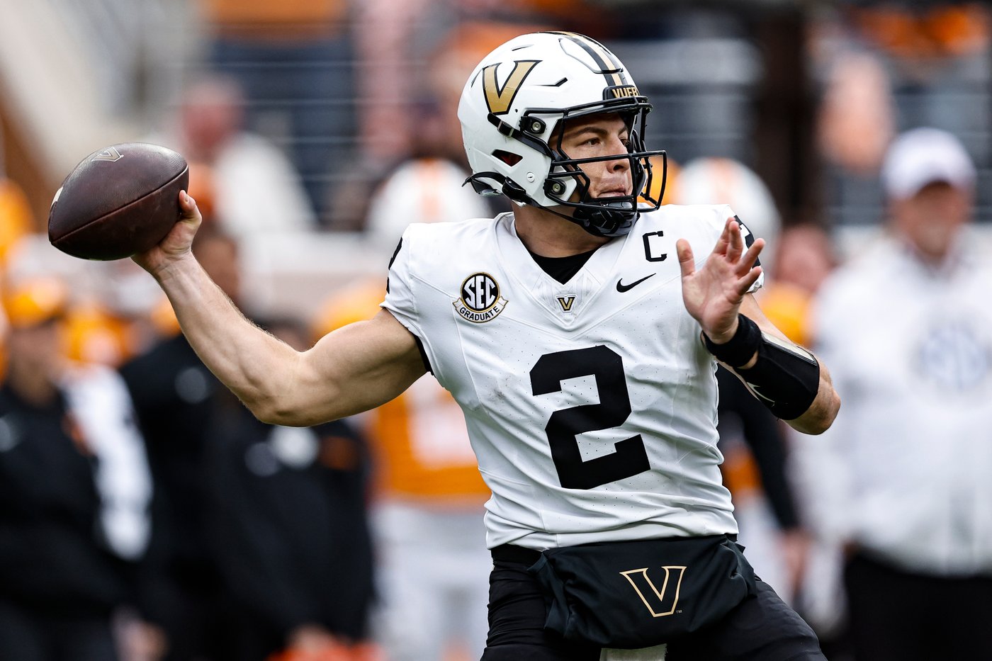 Pavia passes, runs for TDs, No. 12 Vanderbilt beats rival No. 18 Tennessee for 1st 10-win season | iNFOnews.ca Pavia passes, runs for TDs, No. 12 Vanderbilt beats rival No. 18 Tennessee for 1st 10-win season | iNFOnews.ca