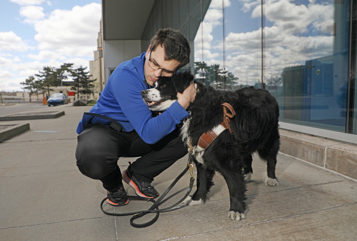 Quebecer graduating from Polytechnique with service dog who attended every class | iNFOnews.ca Quebecer graduating from Polytechnique with service dog who attended every class | iNFOnews.ca