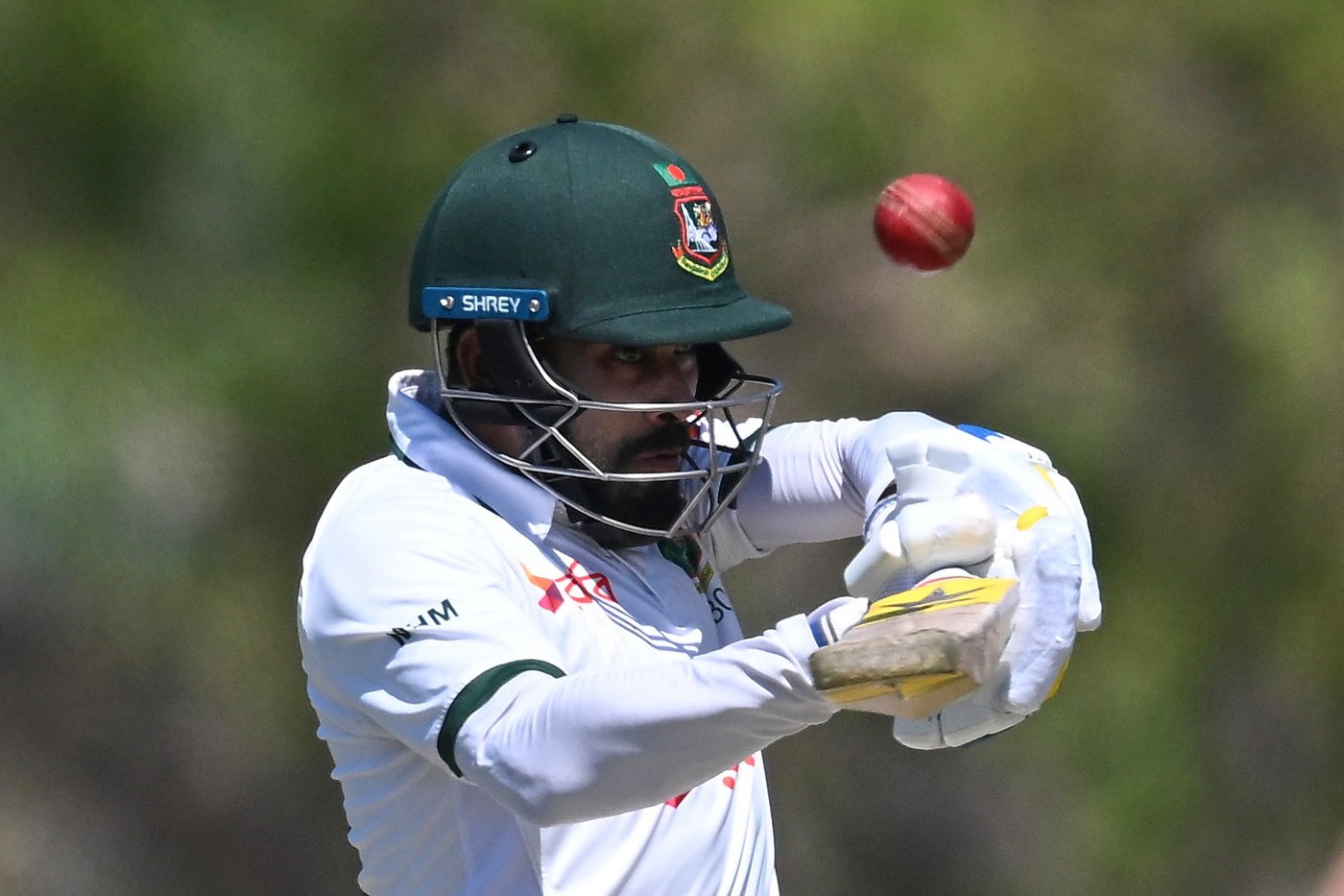 Bangladesh closes in on historic win as Australia's batting woes return on Day 3 of 1st test | iNFOnews.ca