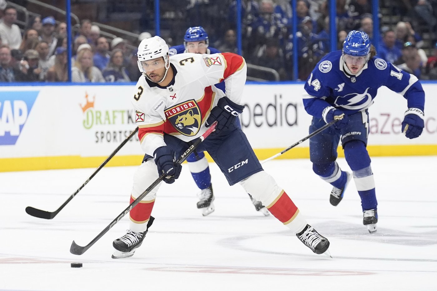 Schmidt scores again as Panthers beat Lightning 2-0 for 2-0 series lead | iNFOnews.ca