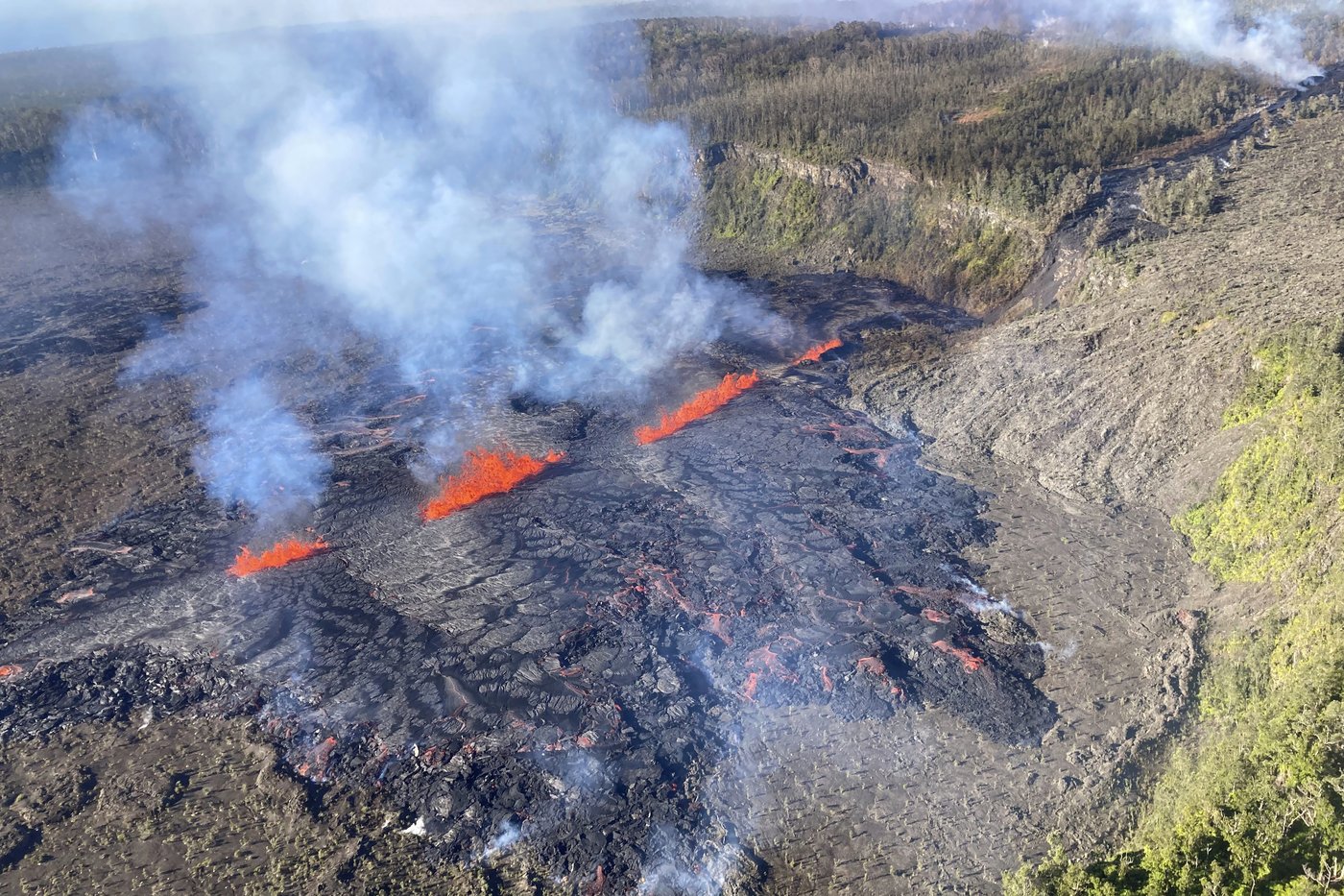 Hawaii's Kilauea volcano is erupting again in a remote part of a national park | iNFOnews.ca