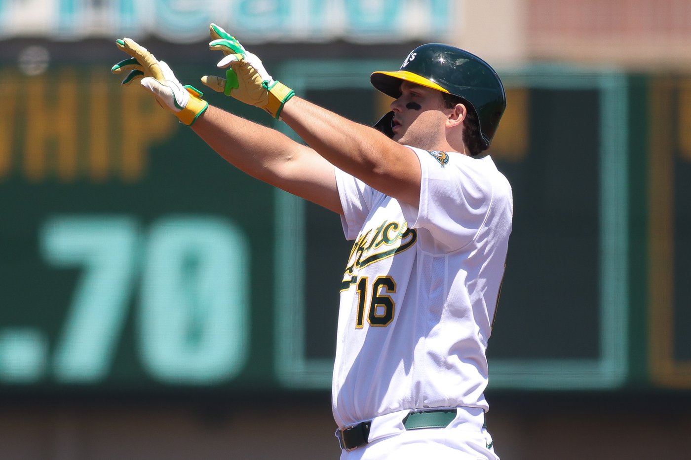 Kurtz draws walk for 19th game in row, A's beat Royals 6-3 | iNFOnews.ca