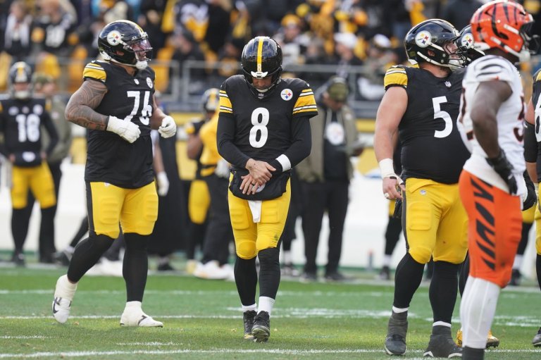 Steelers QB Aaron Rodgers being evaluated for a left hand injury | iNFOnews.ca