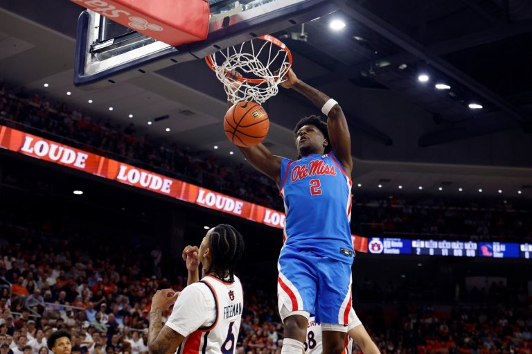 Pinkins and Storr score 26 apiece, Ole Miss beats Auburn 85-79 to snap a 10-game skid | iNFOnews.ca