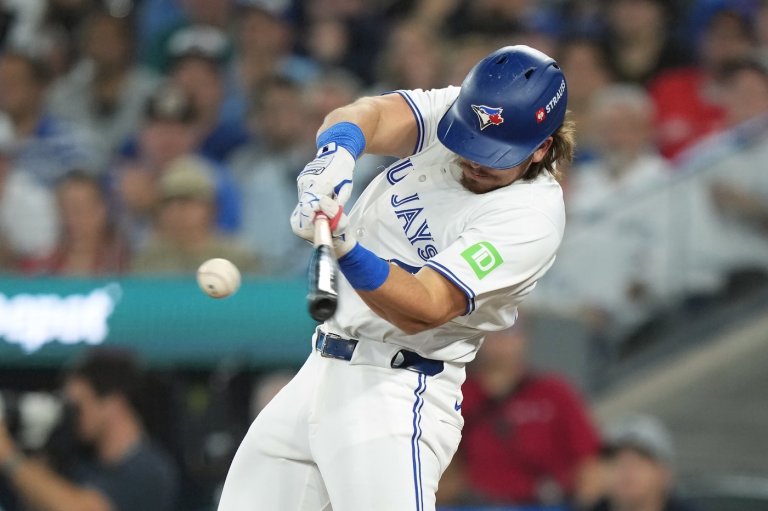 Toronto Blue Jays fans say Game 7 win tonight would be a Canadian heritage moment | iNFOnews.ca
