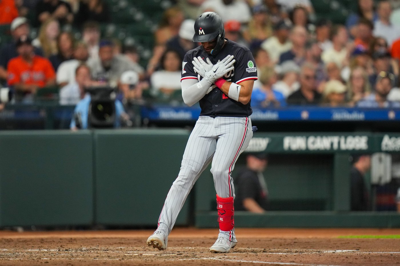 Twins hit 3 homers to back Matthews, then hold off Astros rally in 9th for 5-4 victory | iNFOnews.ca