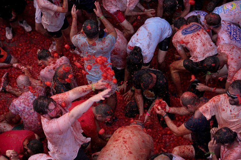 The epic La Tomatina food fight draws thousands to a small Spanish town | iNFOnews.ca