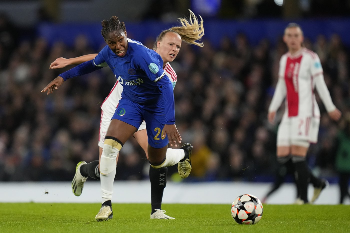 Canadian defender Kadeisha Buchanan sidelined by knee injury playing for Chelsea | iNFOnews.ca