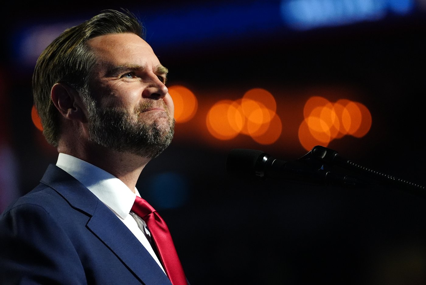 The Latest: Trump urges Republicans to ‘go out and vote’ on final day of midterm convention | iNFOnews.ca