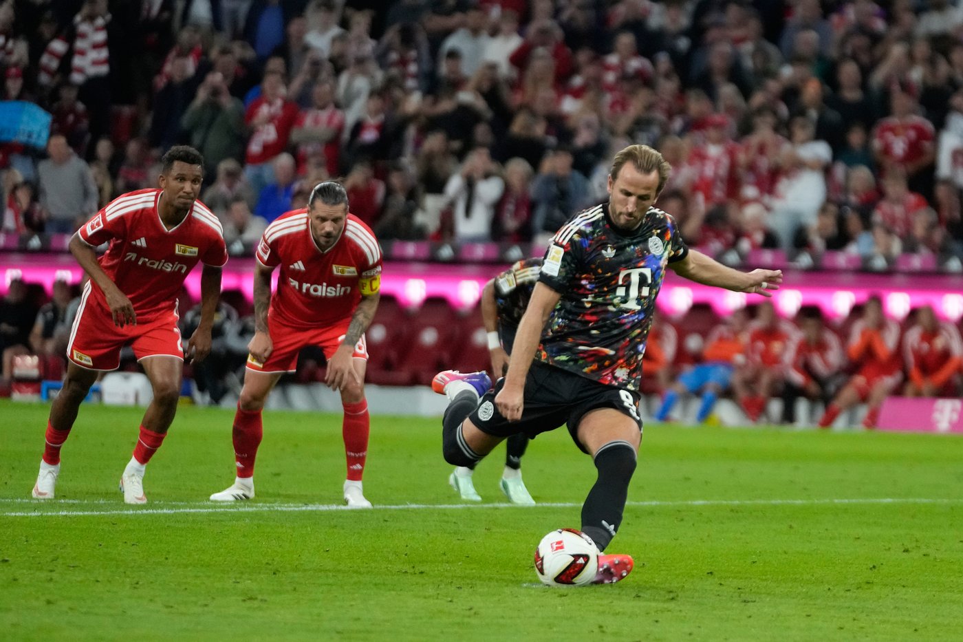 Kane blazes to 100 Bundesliga goals in record time as Bayern routs Union Berlin 7-0 | iNFOnews.ca Kane blazes to 100 Bundesliga goals in record time as Bayern routs Union Berlin 7-0 | iNFOnews.ca