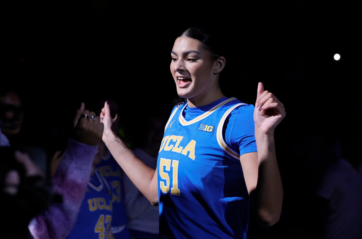 UCLA star Lauren Betts' status uncertain after sitting out win over Duke with arm injury | iNFOnews.ca UCLA star Lauren Betts' status uncertain after sitting out win over Duke with arm injury | iNFOnews.ca