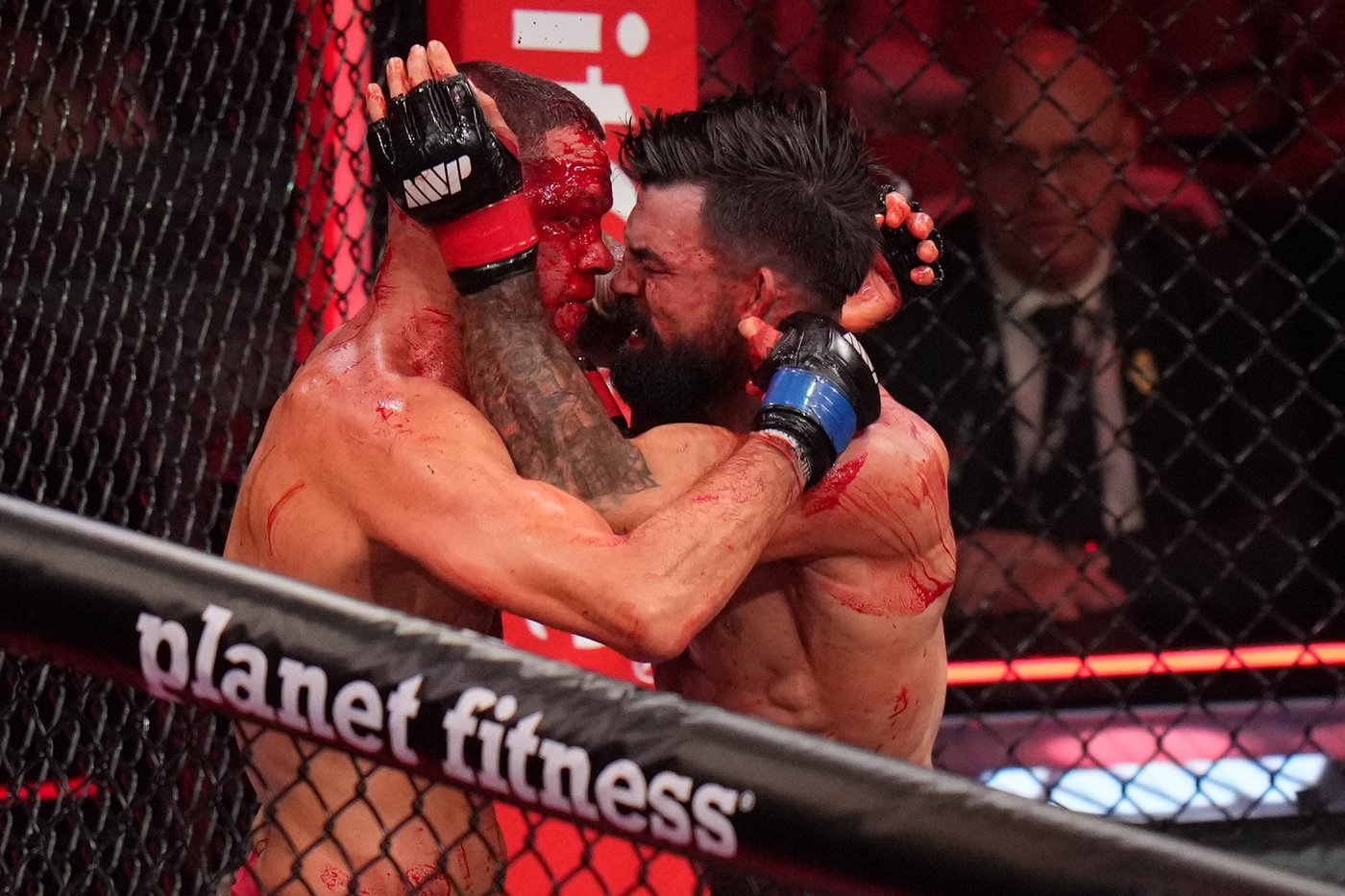 Mike Perry bloodies and beats Nate Diaz in 2 rounds on Rousey-Carano undercard | iNFOnews.ca