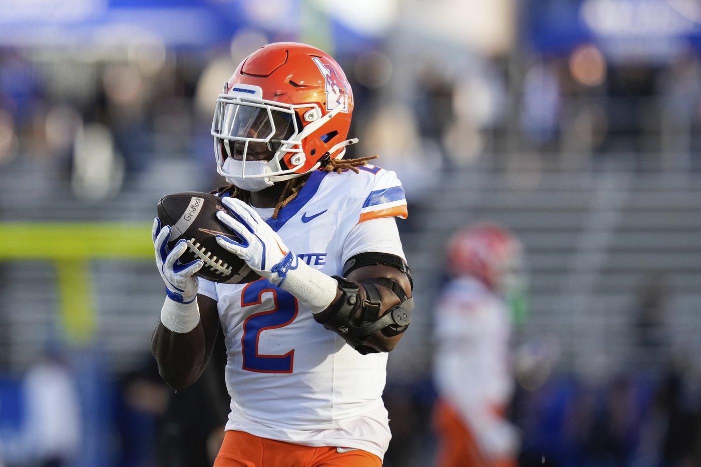 Ashton Jeanty runs for 159 yards and 3 TDs as No. 13 Boise State beats San Jose State 42-21 | iNFOnews.ca