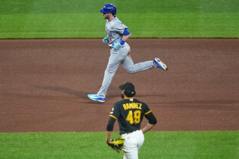 Cubs snap 10-game losing streak as Ian Happ has 3-run homer, 5 RBIs in 10-4 win over Pirates | iNFOnews.ca