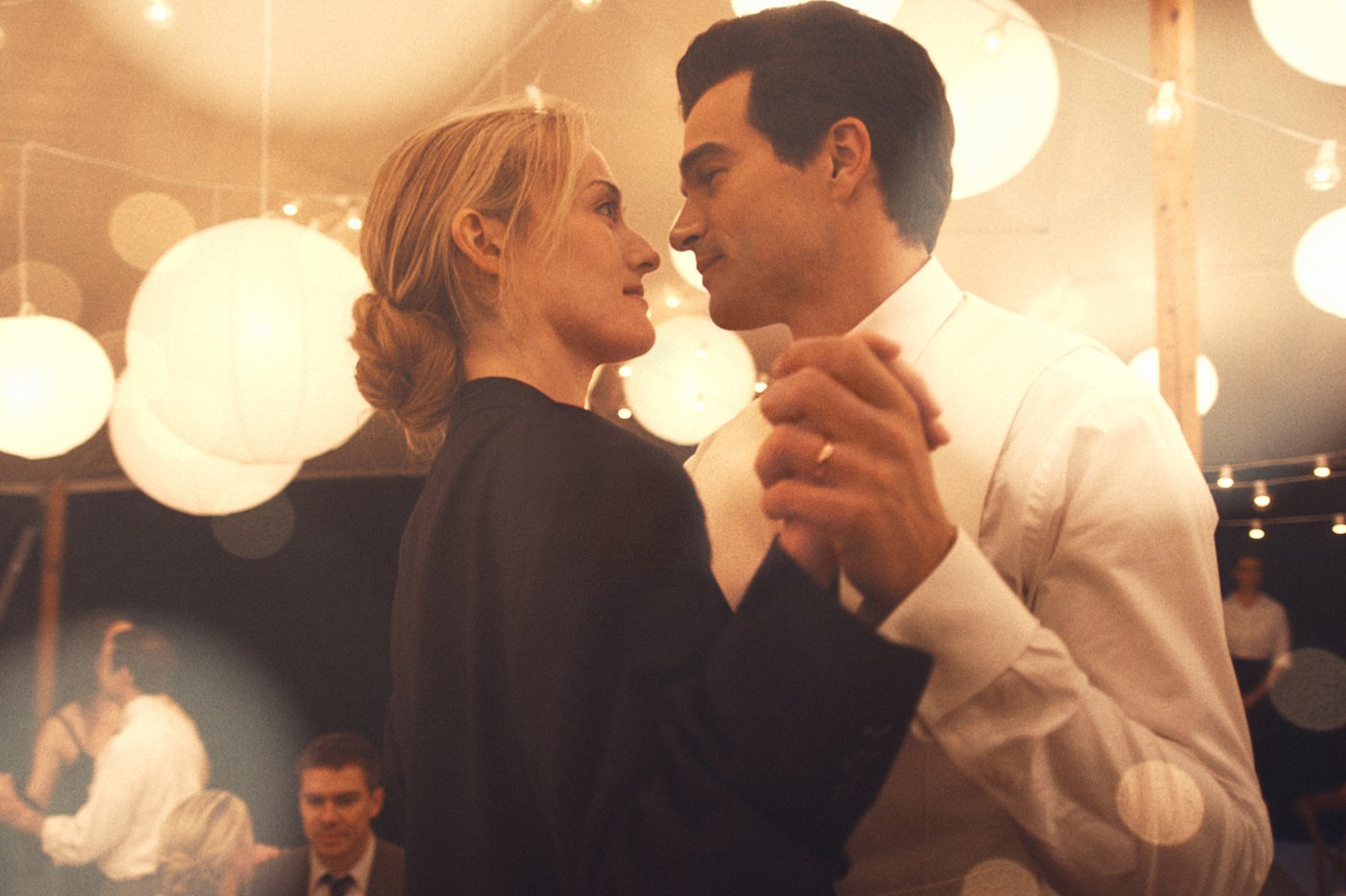 'Love Story' is revealing just how much Carolyn Bessette Kennedy's style has endured | iNFOnews.ca