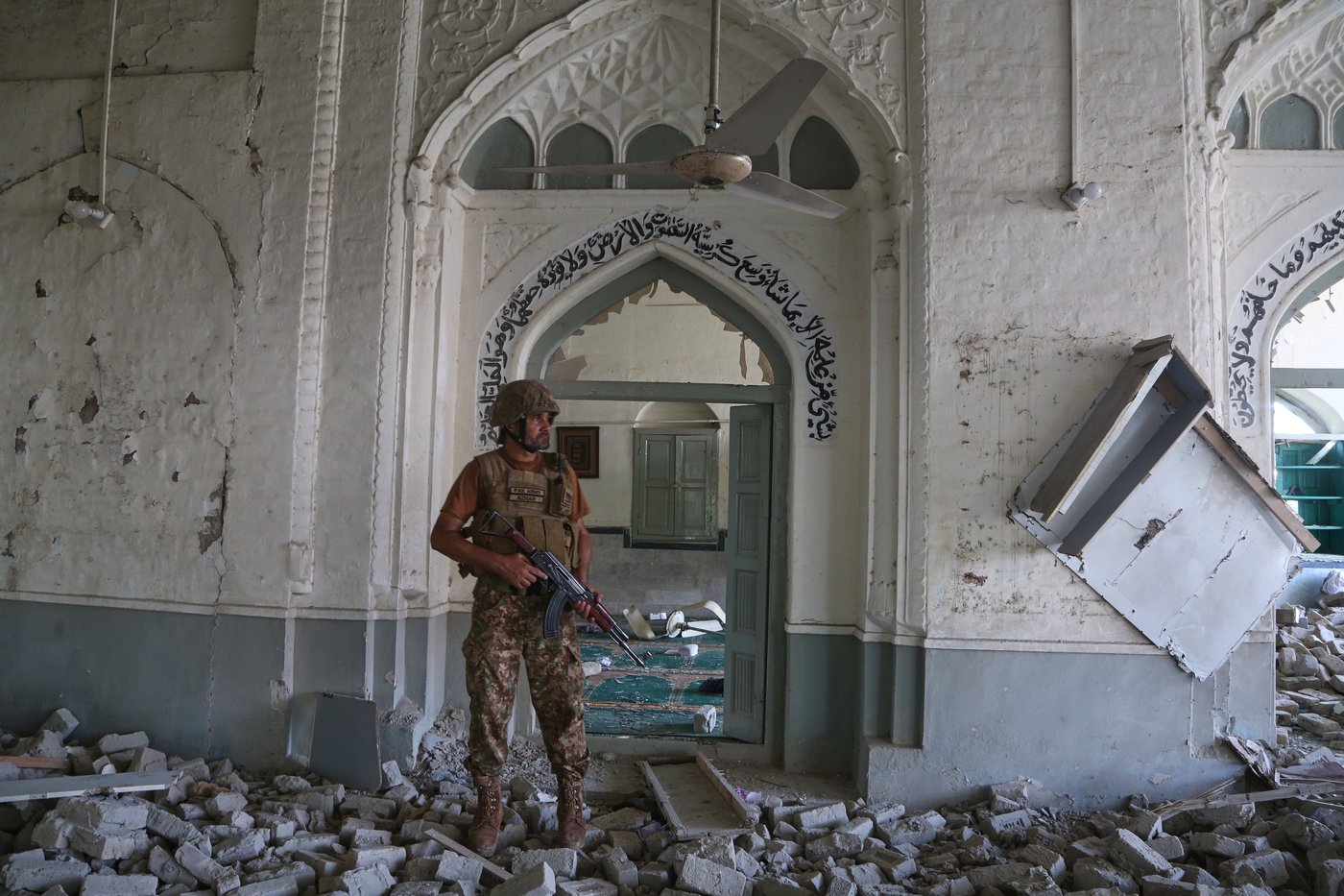Bombing at mosque near police offices in Pakistan kills at least 21 | iNFOnews.ca Bombing at mosque near police offices in Pakistan kills at least 21 | iNFOnews.ca