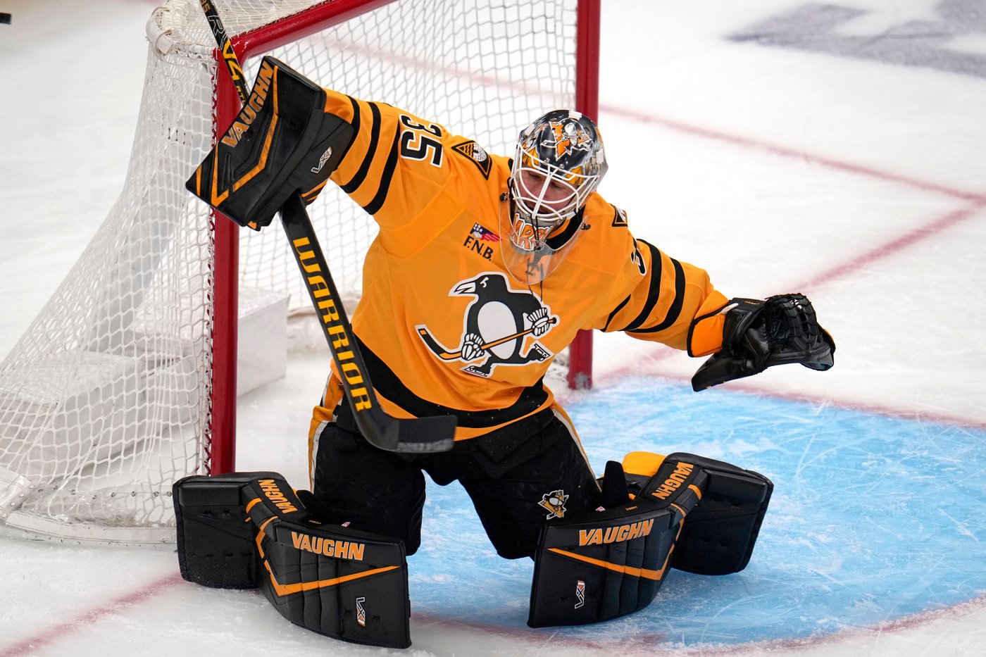 Justin Brazeau's late goal propels Penguins to 4-3 win over Islanders | iNFOnews.ca