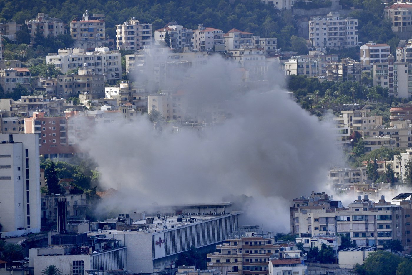 Middle East latest: UN ponders how to calm the conflict as Israel battles militants on two fronts | iNFOnews.ca