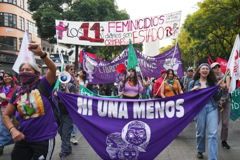 Women march in Mexico City to protest gender violence | iNFOnews.ca