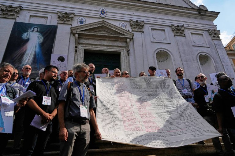 Priests, nuns march to Vatican to demand end to 'genocide' in Gaza | iNFOnews.ca