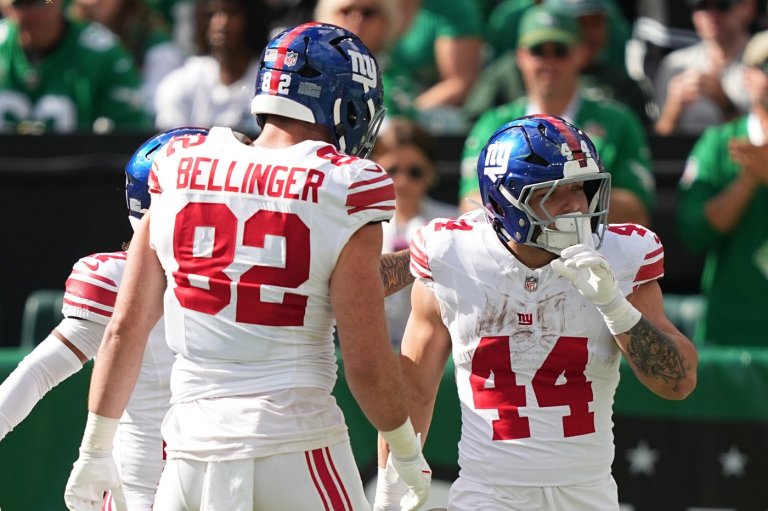 Giants' Cam Skattebo carted off field with apparent foot injury | iNFOnews.ca Giants' Cam Skattebo carted off field with apparent foot injury | iNFOnews.ca