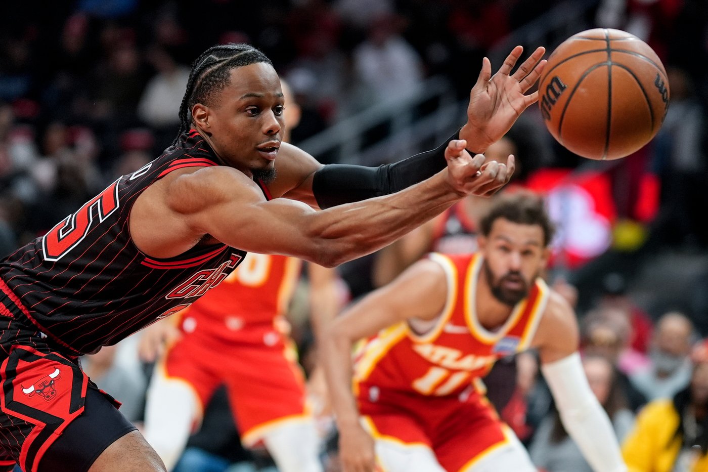 Giddey and White help Bulls rally from late 10-point deficit to beat Hawks 126-123 | iNFOnews.ca Giddey and White help Bulls rally from late 10-point deficit to beat Hawks 126-123 | iNFOnews.ca