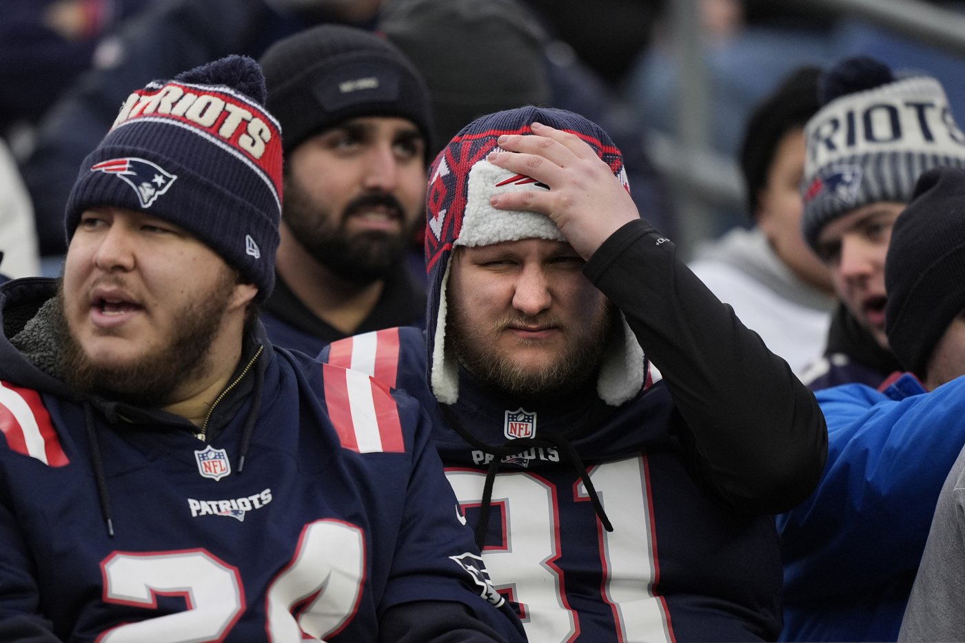Herbert tosses 3 TD passes and Chargers secure a playoff spot with a 40-7 rout of Patriots | iNFOnews.ca Herbert tosses 3 TD passes and Chargers secure a playoff spot with a 40-7 rout of Patriots | iNFOnews.ca