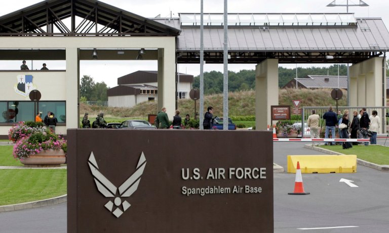 A US military plane crashes near a US air base in Germany, injuring the pilot | iNFOnews.ca